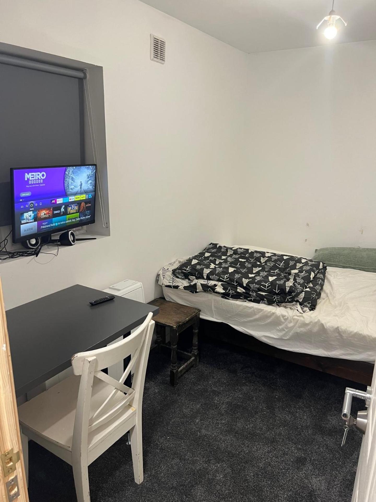 New Flat, Own Bathroom, Sitting Room & Large Bedroom - Walsall Bescot Exterior photo